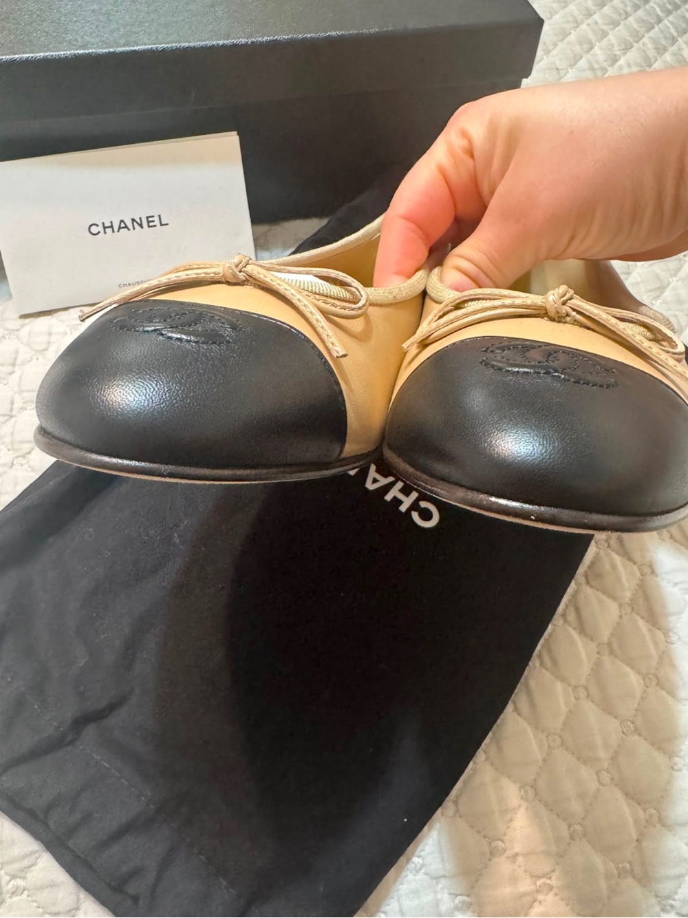 CHANEL Two-Tone Beige and Black Leather Cap-Toe Ballet Flats - Picture 3 of 8